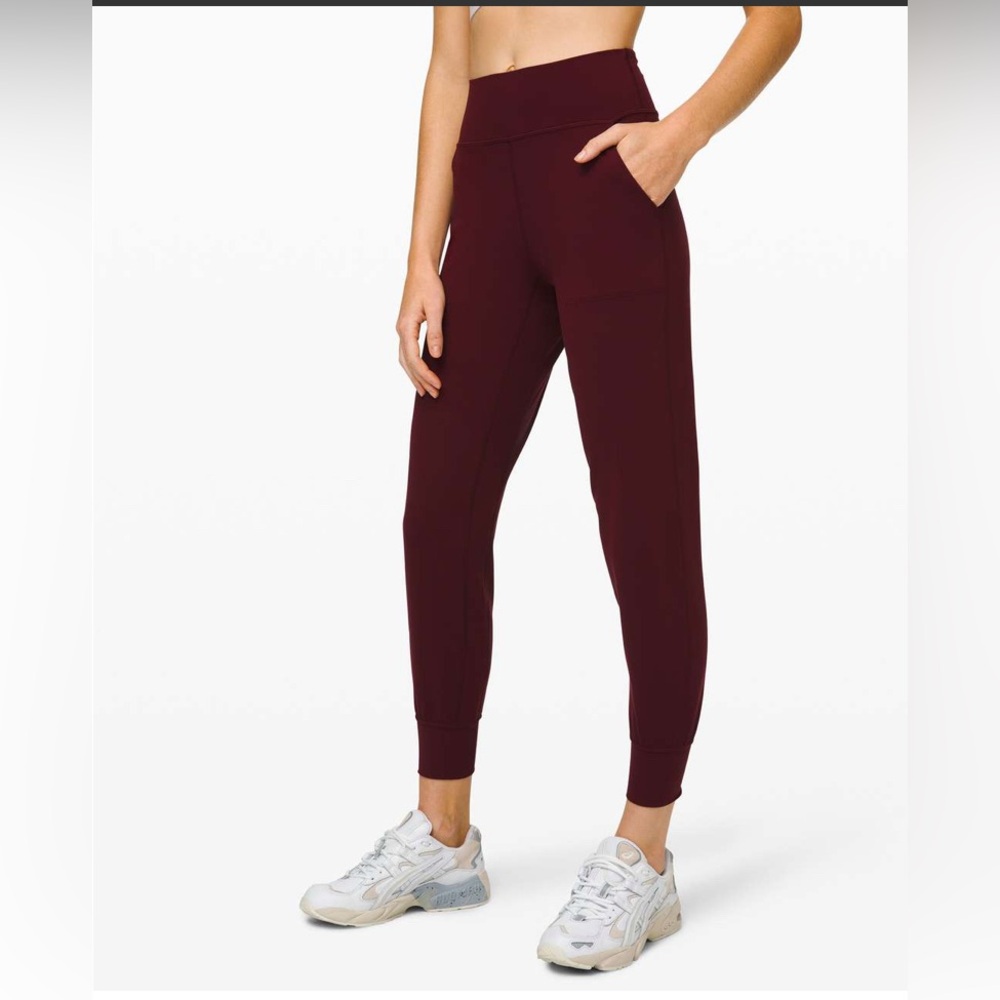 Lululemon Align Jogger 28"
Garnet size 0